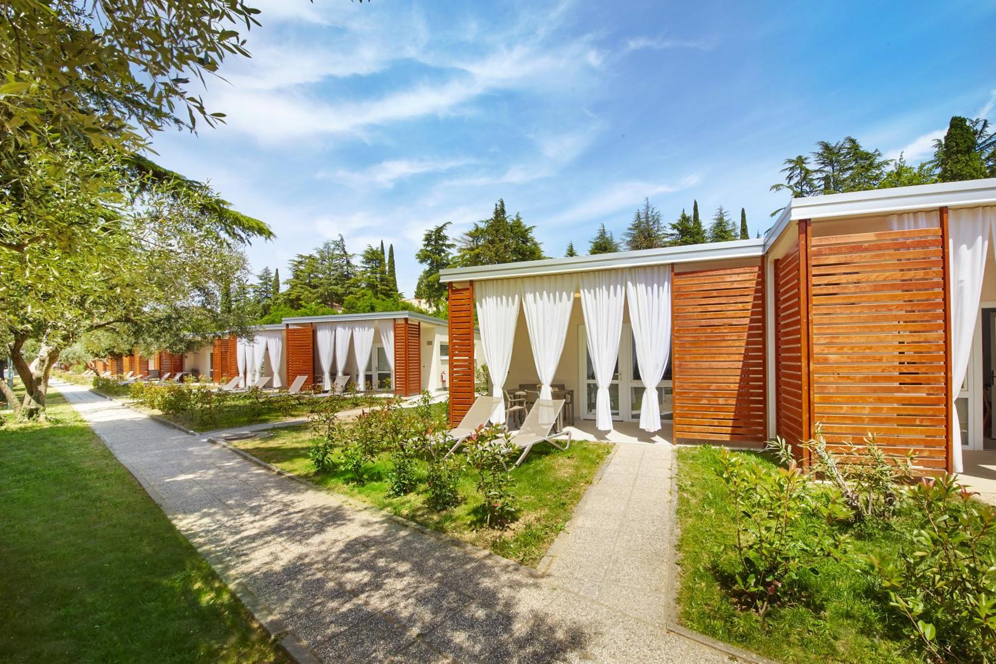 Adria Apartments - Hotel & Resort Adria Ankaran Exteriör bild